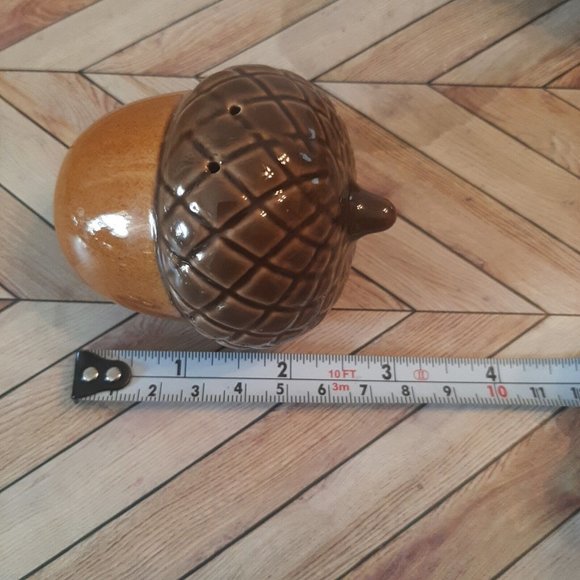 Living Quarters Acorn Salt and Pepper Shakers Ceramic Thanksgiving Fall NEW - Picture 10 of 10